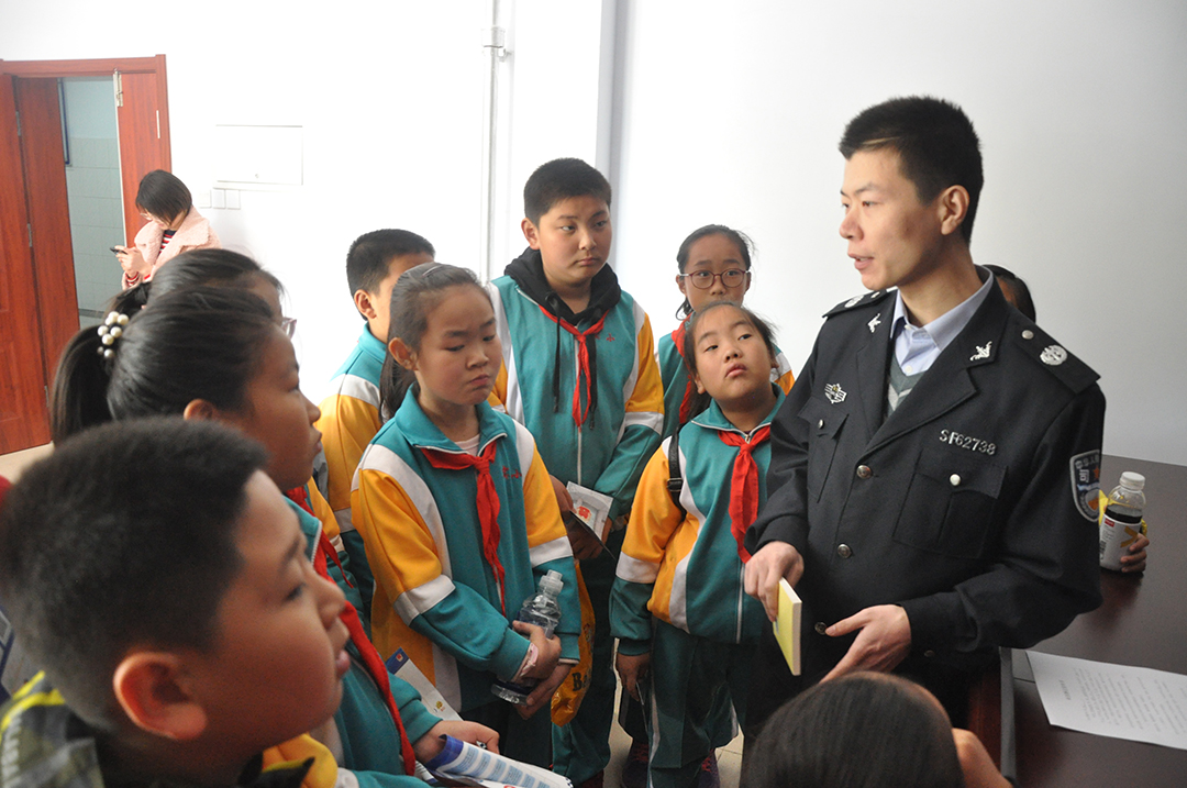桓台县实验小学：研学走进公共法律服务中心3.JPG