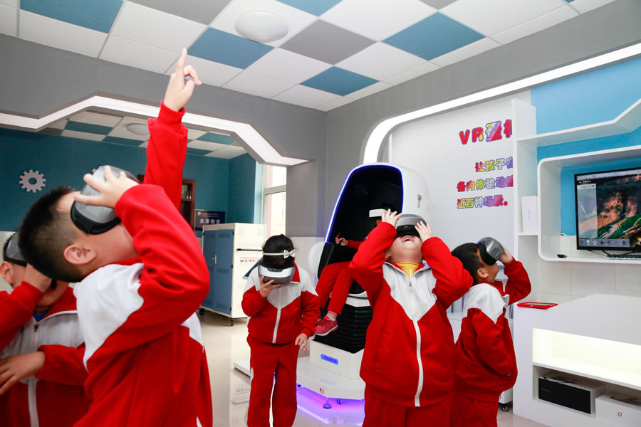 VR让知识“触手可及”