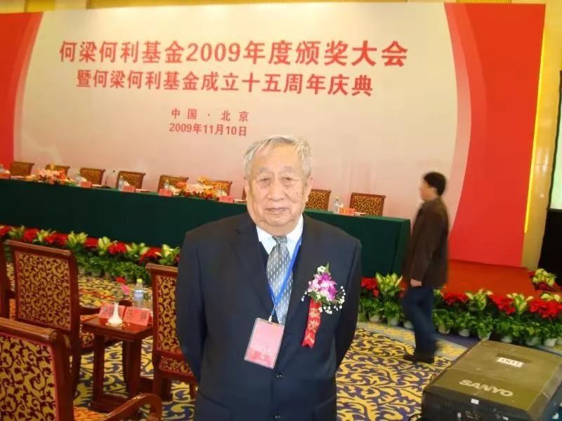叙说山东教育40年——春风吹开花千簇　硕果压枝香满园