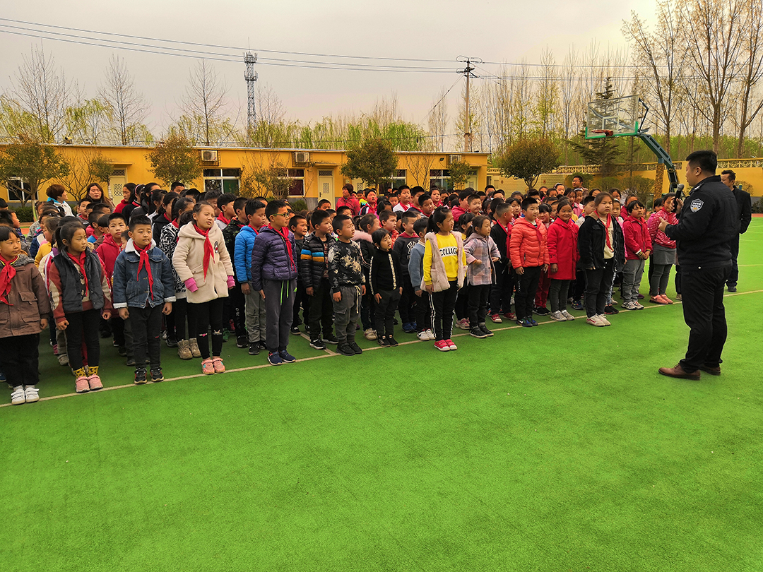 西张小学举行消防安全实践演练