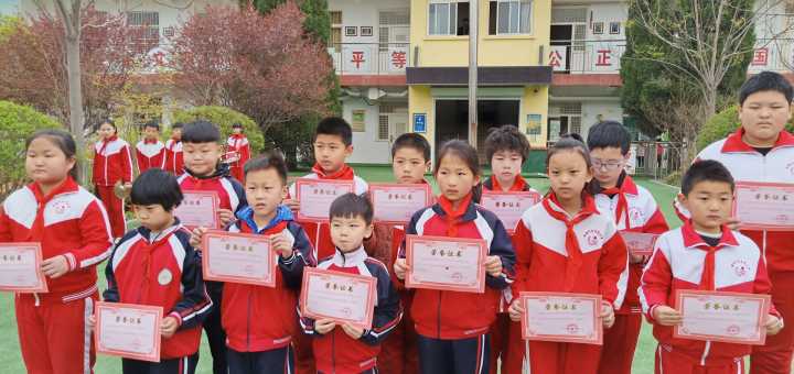 灯笼高高挂，我为寒假添光彩 ---暨西张小学制作灯笼颁奖仪式
