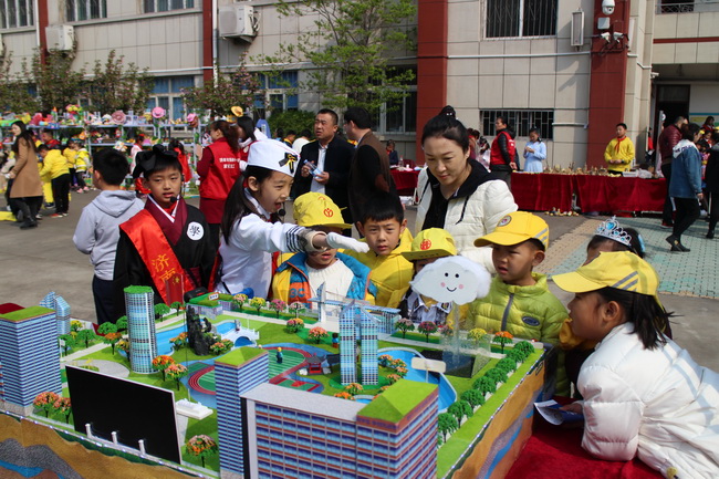 济南燕柳小学第十一届科技嘉年华 新潮科技搬进校园