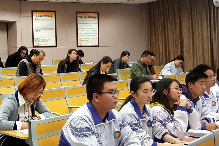 济南中学开展青年教师成长沙龙.教师新秀展示课活动